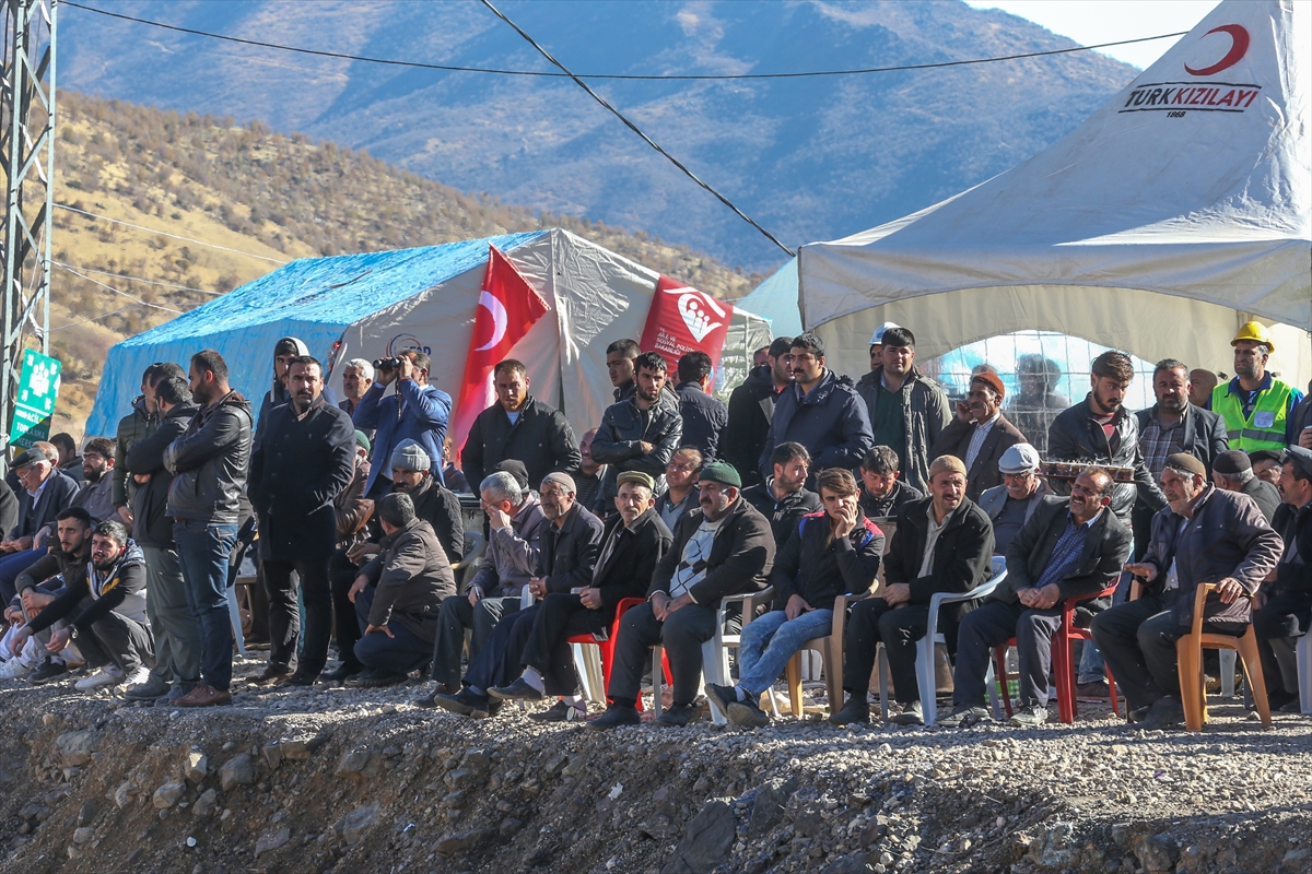 Şirvan'da acı bekleyiş sürüyor - 807