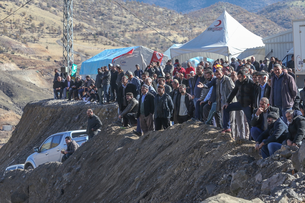 Şirvan'da acı bekleyiş sürüyor - 813