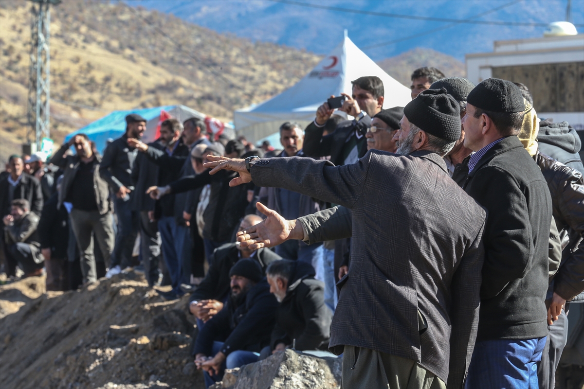 Şirvan'da acı bekleyiş sürüyor - 884