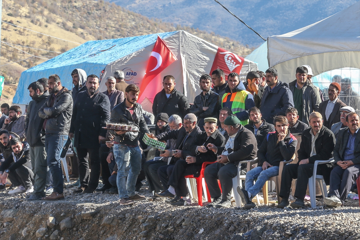 Şirvan'da acı bekleyiş sürüyor - 848