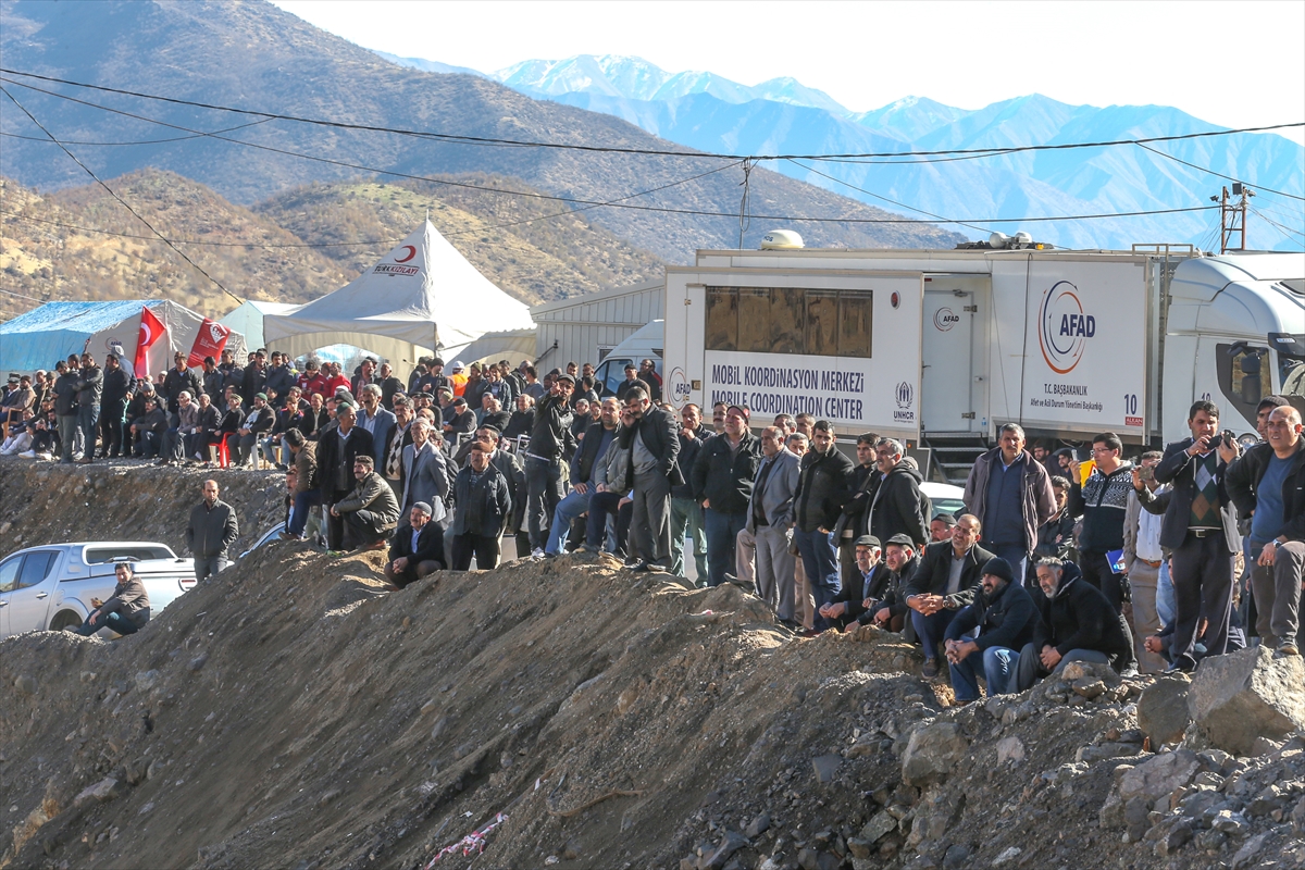 Şirvan'da acı bekleyiş sürüyor - 518