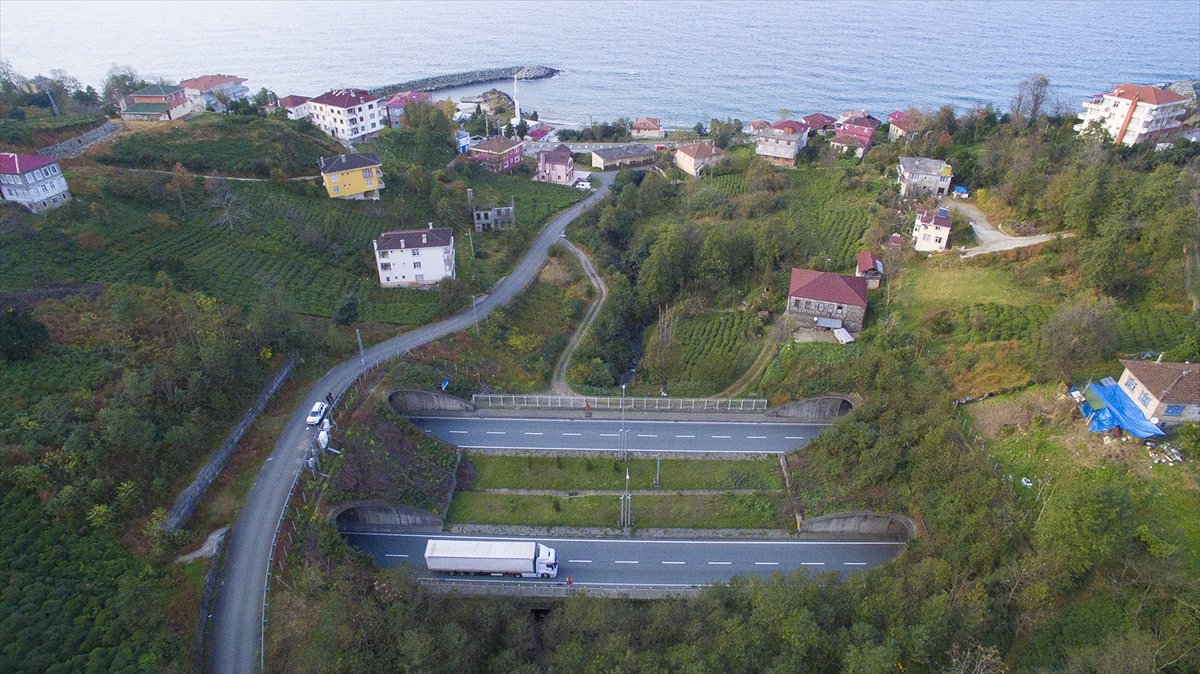 Rize'de doğayla bütünleşen tüneller ilgi çekiyor - 9