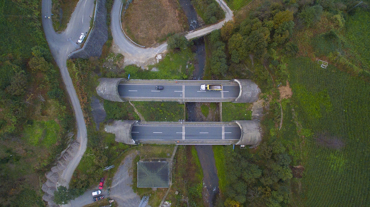 Rize'de doğayla bütünleşen tüneller ilgi çekiyor - 5