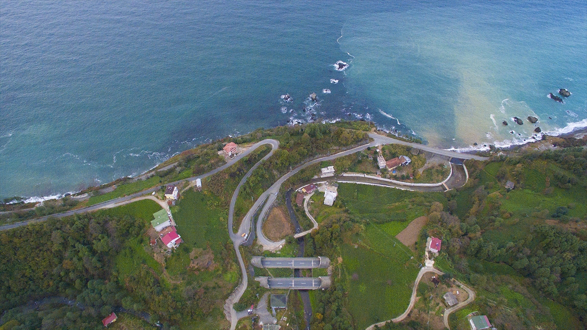 Rize'de doğayla bütünleşen tüneller ilgi çekiyor - 11