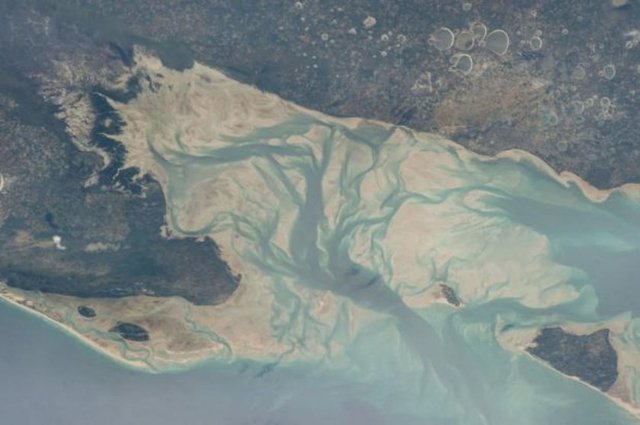 Dünya gece uzaydan böyle görünüyor - 677