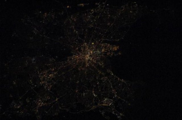 Dünya gece uzaydan böyle görünüyor - 825