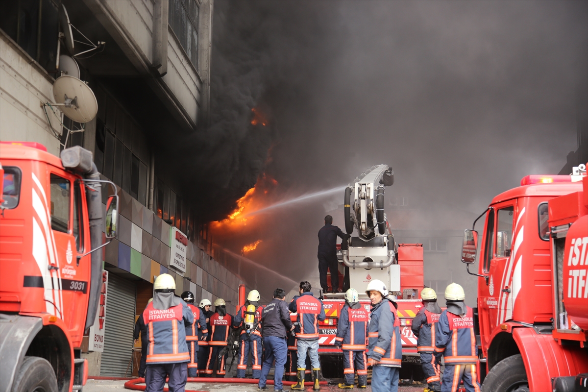 Bayrampaşa'da büyük yangın! - 574