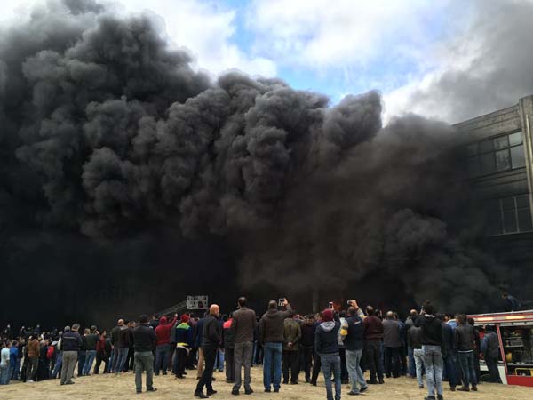 Bayrampaşa'da büyük yangın! - 653