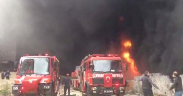 Bayrampaşa'da büyük yangın! - 739