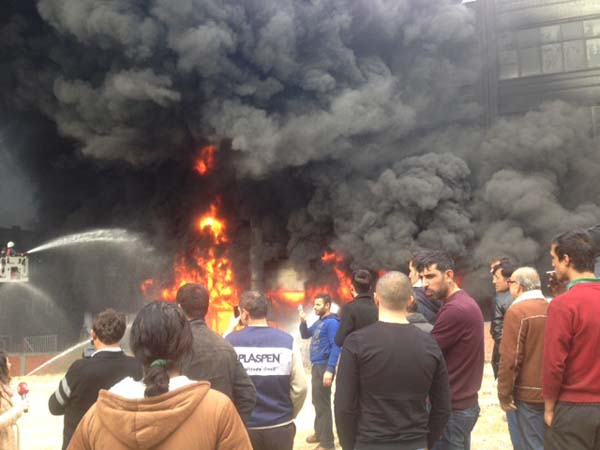 Bayrampaşa'da büyük yangın! - 942