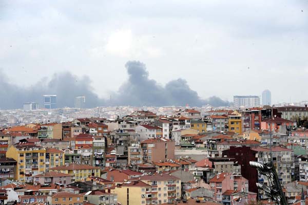 Bayrampaşa'da büyük yangın! - 894