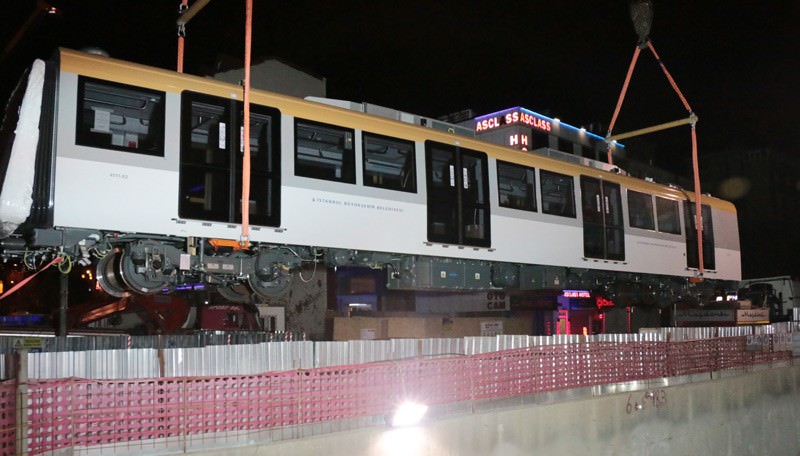 Üsküdar Çekmeköy metrosu vagonları raylara indirildi - 3