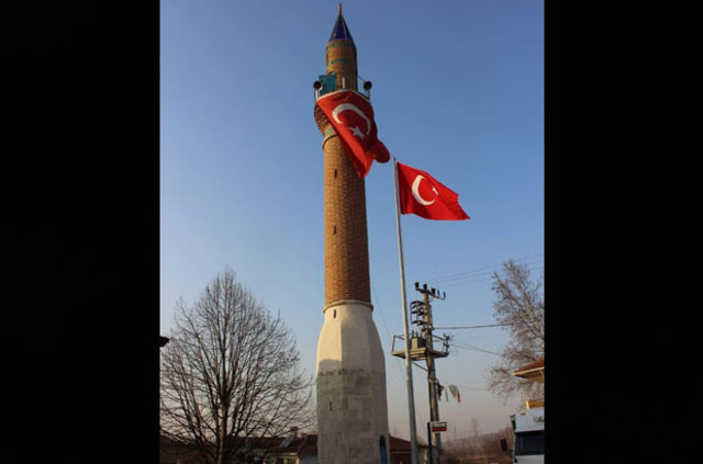 Minareyi görüyorlar ama camiyi bulamıyorlar! - 7