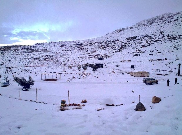 Suudi Arabistan'da çöle kar yağdı - 2