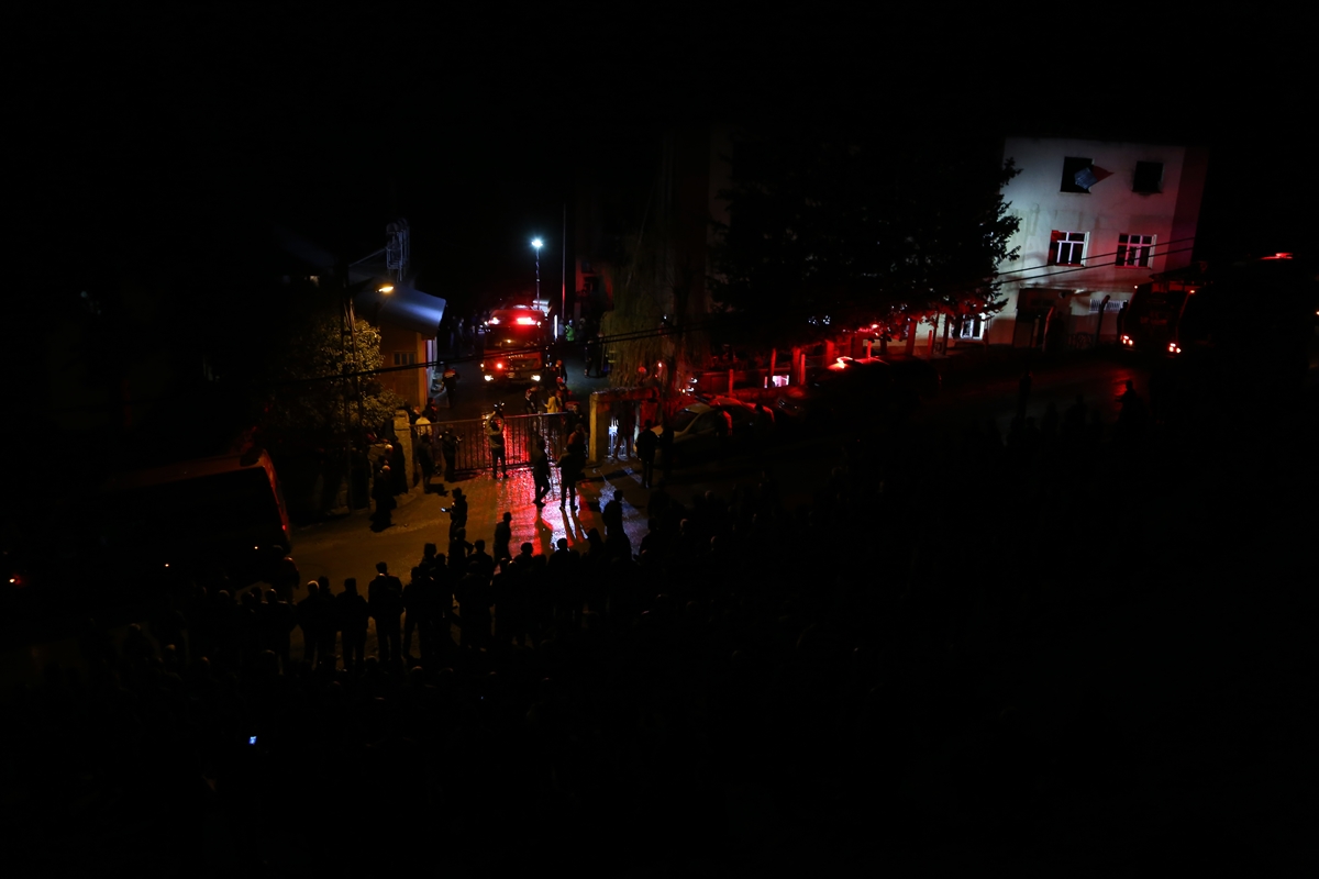Adana'da öğrenci yurdundaki yangından ilk kareler - 22