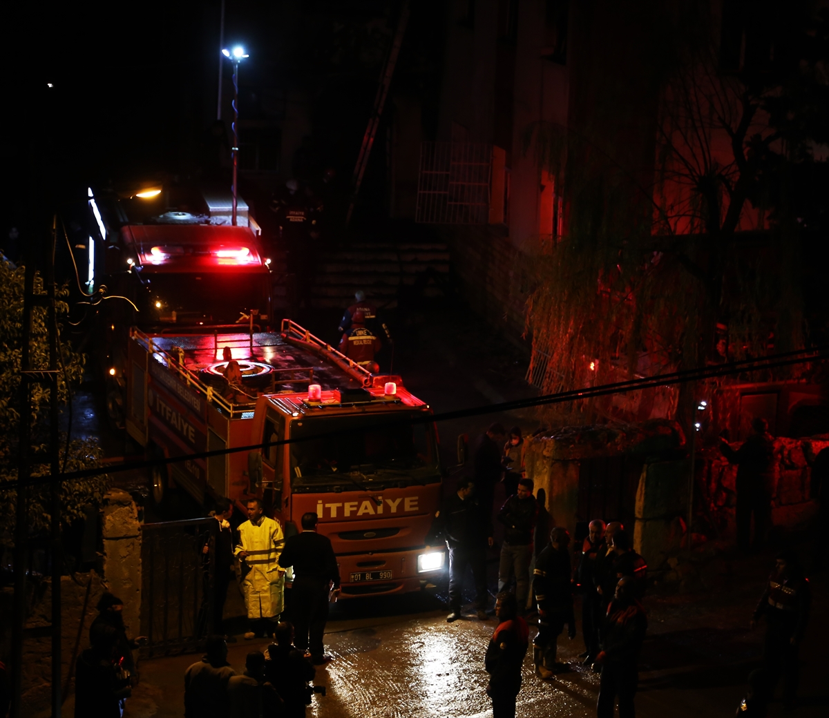 Adana'da öğrenci yurdundaki yangından ilk kareler - 23