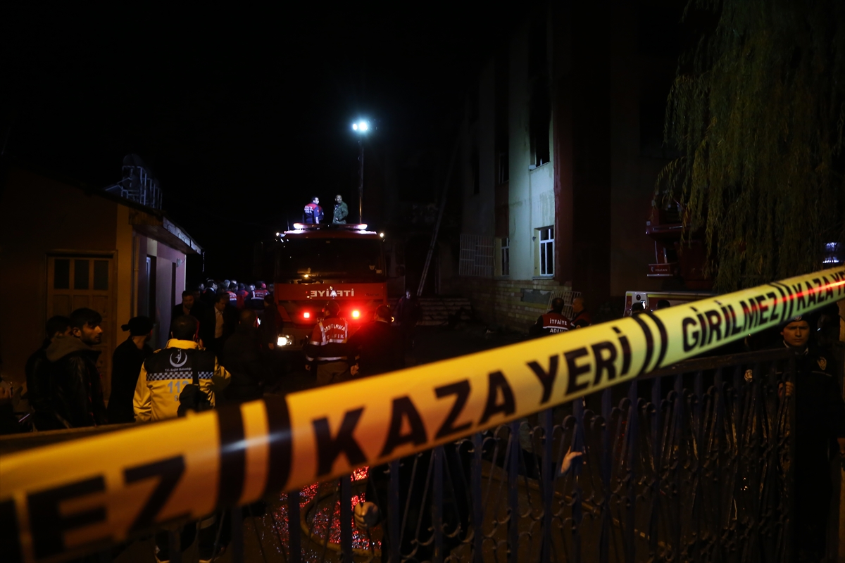 Adana'da öğrenci yurdundaki yangından ilk kareler - 26