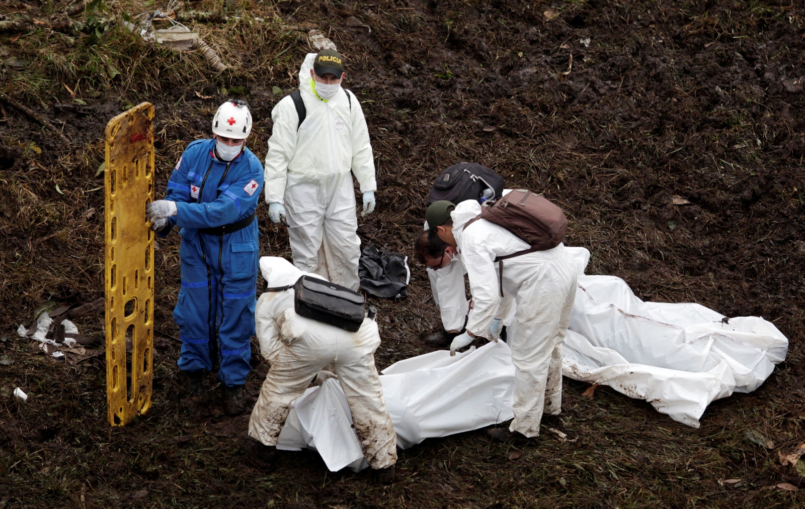 Kolombiya'da düşen uçağın enkazından acı kareler - 62