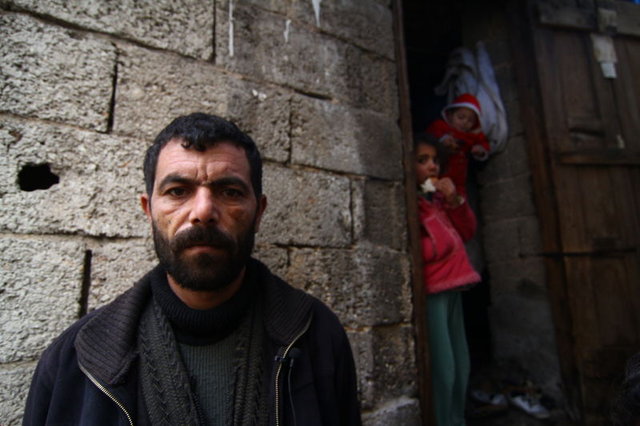 Halep'ten kaçan 8 çocuklu aile odunlukta yaşıyor - 2