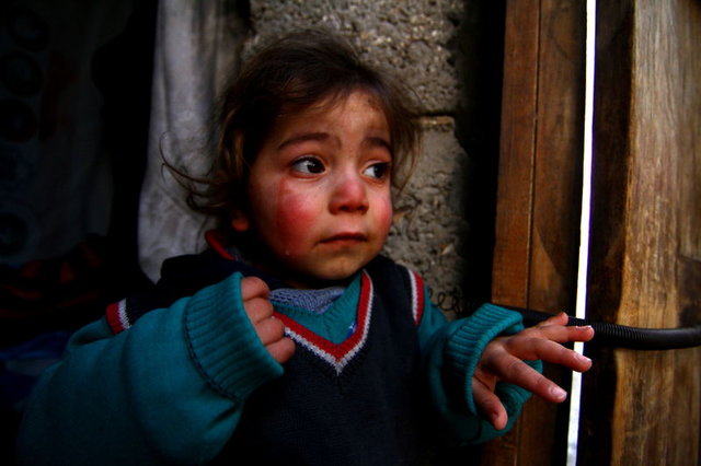 Halep'ten kaçan 8 çocuklu aile odunlukta yaşıyor - 3