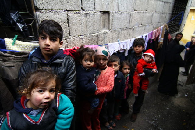 Halep'ten kaçan 8 çocuklu aile odunlukta yaşıyor - 6