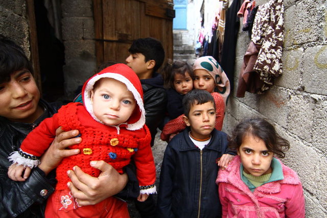 Halep'ten kaçan 8 çocuklu aile odunlukta yaşıyor - 10