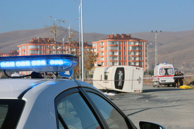 Konya'da hafriyat kamyonu, öğrenci servisine çarptı: 1 ölü, 14 yaralı - 6