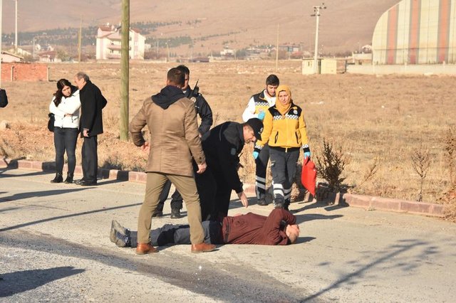 Konya'da hafriyat kamyonu, öğrenci servisine çarptı: 1 ölü, 14 yaralı - 12