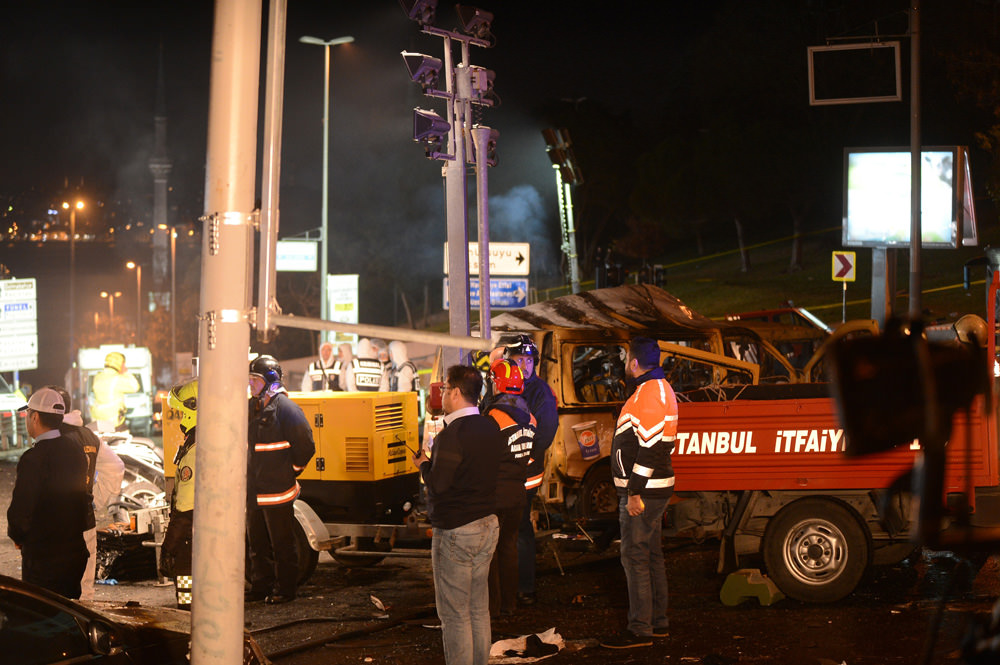 İstanbul Beşiktaş'taki patlama anı ve sonrasının fotoğrafları - 5