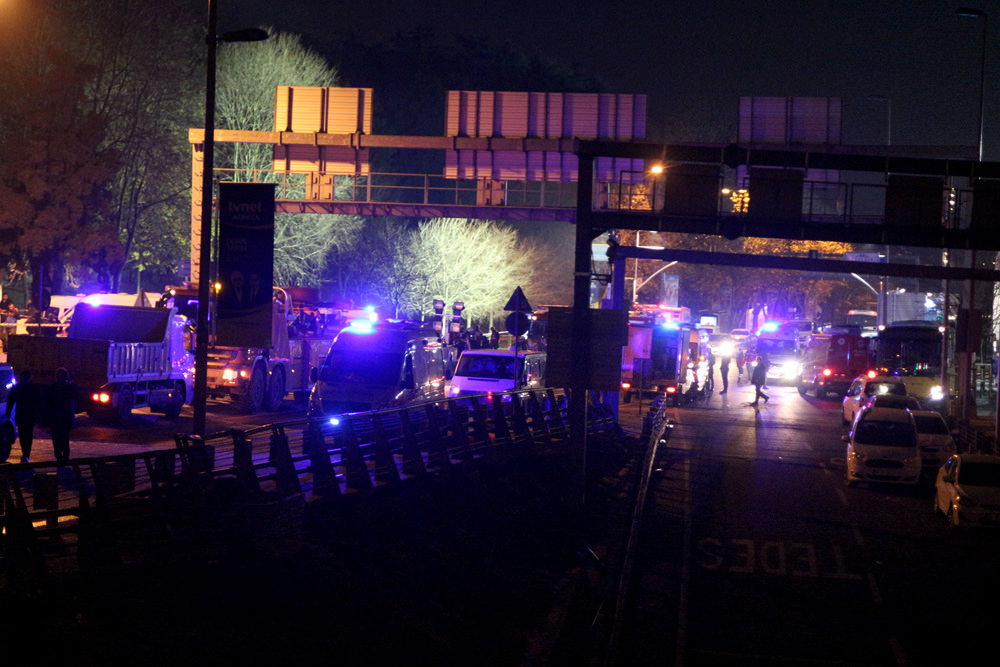 İstanbul Beşiktaş'taki patlama anı ve sonrasının fotoğrafları - 18