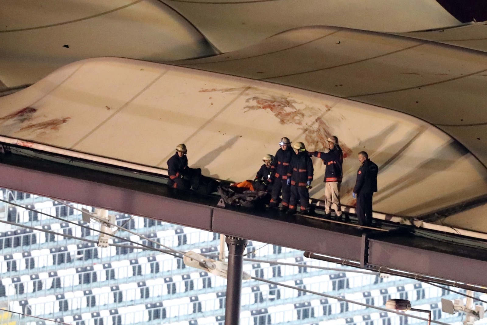 İstanbul Beşiktaş'taki patlama anı ve sonrasının fotoğrafları - 1