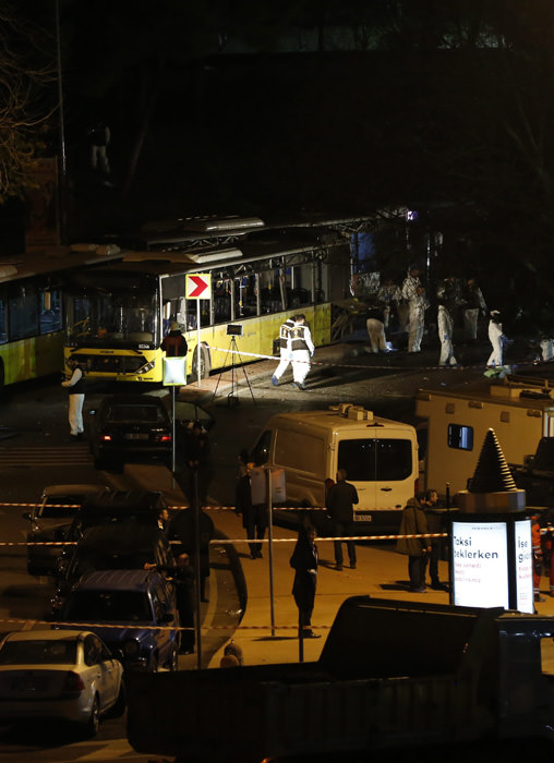 İstanbul Beşiktaş'taki patlama anı ve sonrasının fotoğrafları - 35