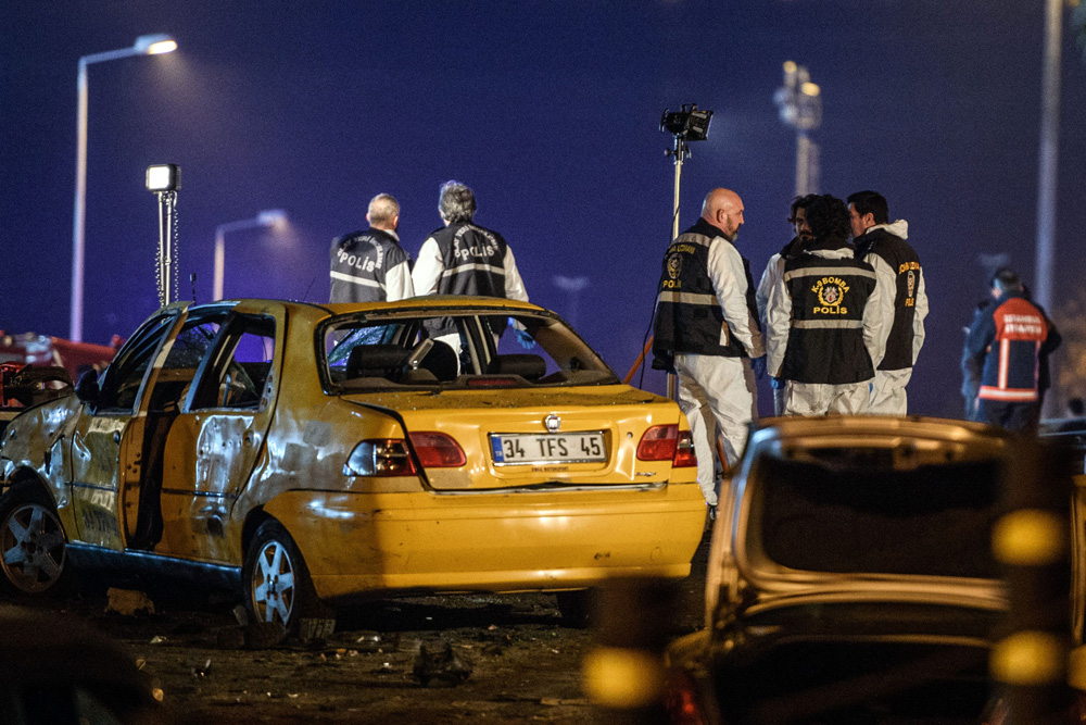 İstanbul Beşiktaş'taki patlama anı ve sonrasının fotoğrafları - 41