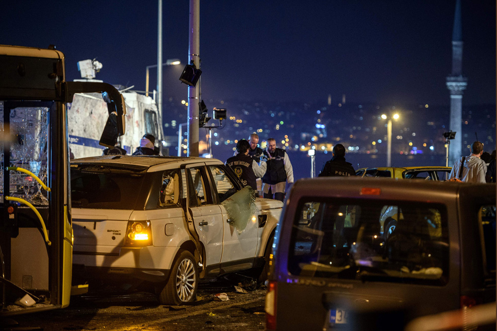 İstanbul Beşiktaş'taki patlama anı ve sonrasının fotoğrafları - 42