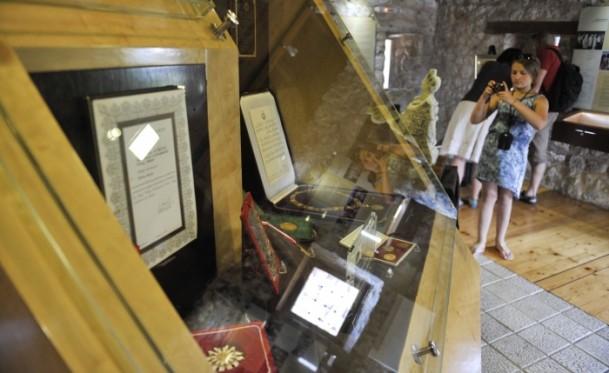 Aliya İzzetbegoviç Müzesi kapılarını ziyaretçilere açtı - 7