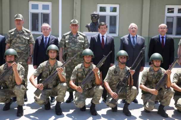 Davutoğlu Dağ Hudut Karakolu'nu ziyaret etti - 3