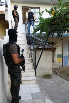 İzmir ve Adana'da operasyon - 8