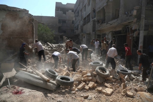 Suriye'de pazar yerine hava saldırısı - 6