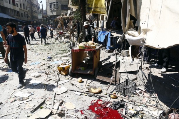 Suriye'de pazar yerine hava saldırısı - 1