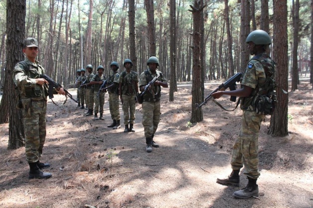 Somalili astsubaylar Balıkesir'de eğitiliyor - 705