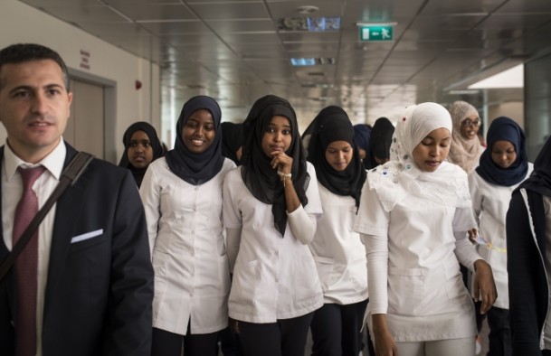 Somali'nin 'Beyaz Melekleri' Türkiye'de yetişiyor - 851