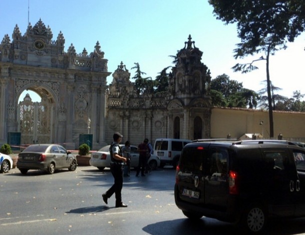 Dolmabahçe'de polise silahlı saldırı - 4