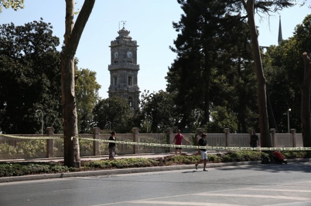Dolmabahçe'de polise silahlı saldırı - 11