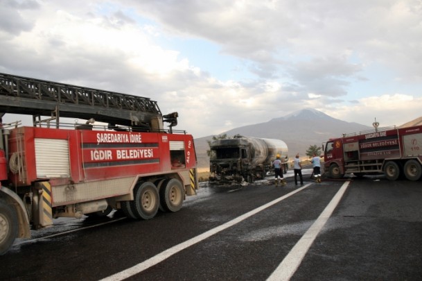 Karakola gaz yüklü tankerle saldırı girişimi - 4