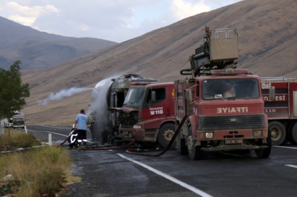 Karakola gaz yüklü tankerle saldırı girişimi - 8