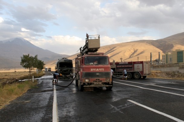 Karakola gaz yüklü tankerle saldırı girişimi - 5