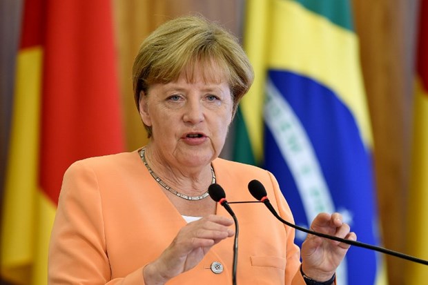 Almanya'nın göbeğinde 'Heil Hitler' sloganları - 1