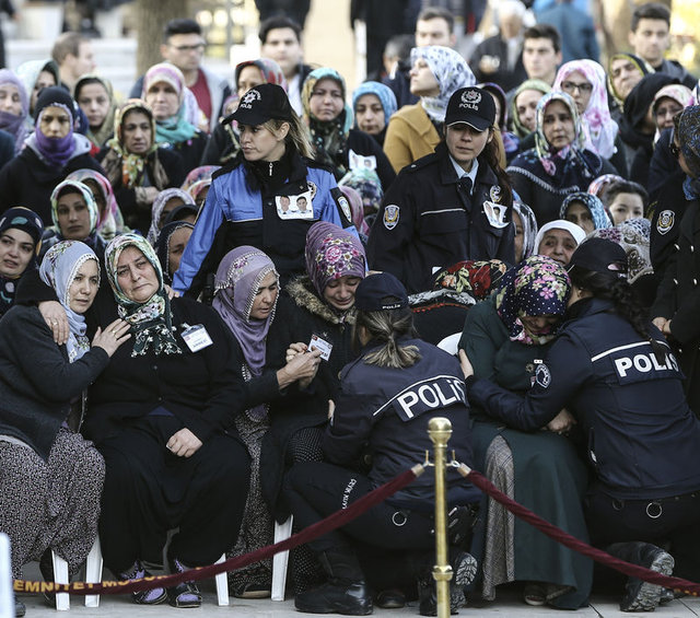 Yırtık ayakkabısıyla yürekleri sızlatmıştı...  Türkiye o çocuğa sahip çıktı! - 8