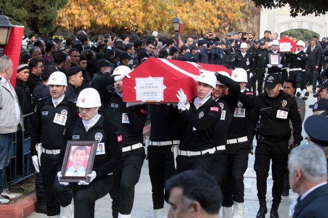 Yırtık ayakkabısıyla yürekleri sızlatmıştı...  Türkiye o çocuğa sahip çıktı! - 9