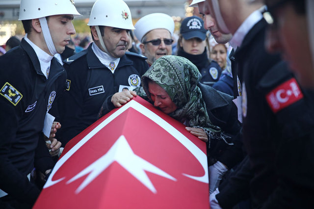 Yırtık ayakkabısıyla yürekleri sızlatmıştı...  Türkiye o çocuğa sahip çıktı! - 11